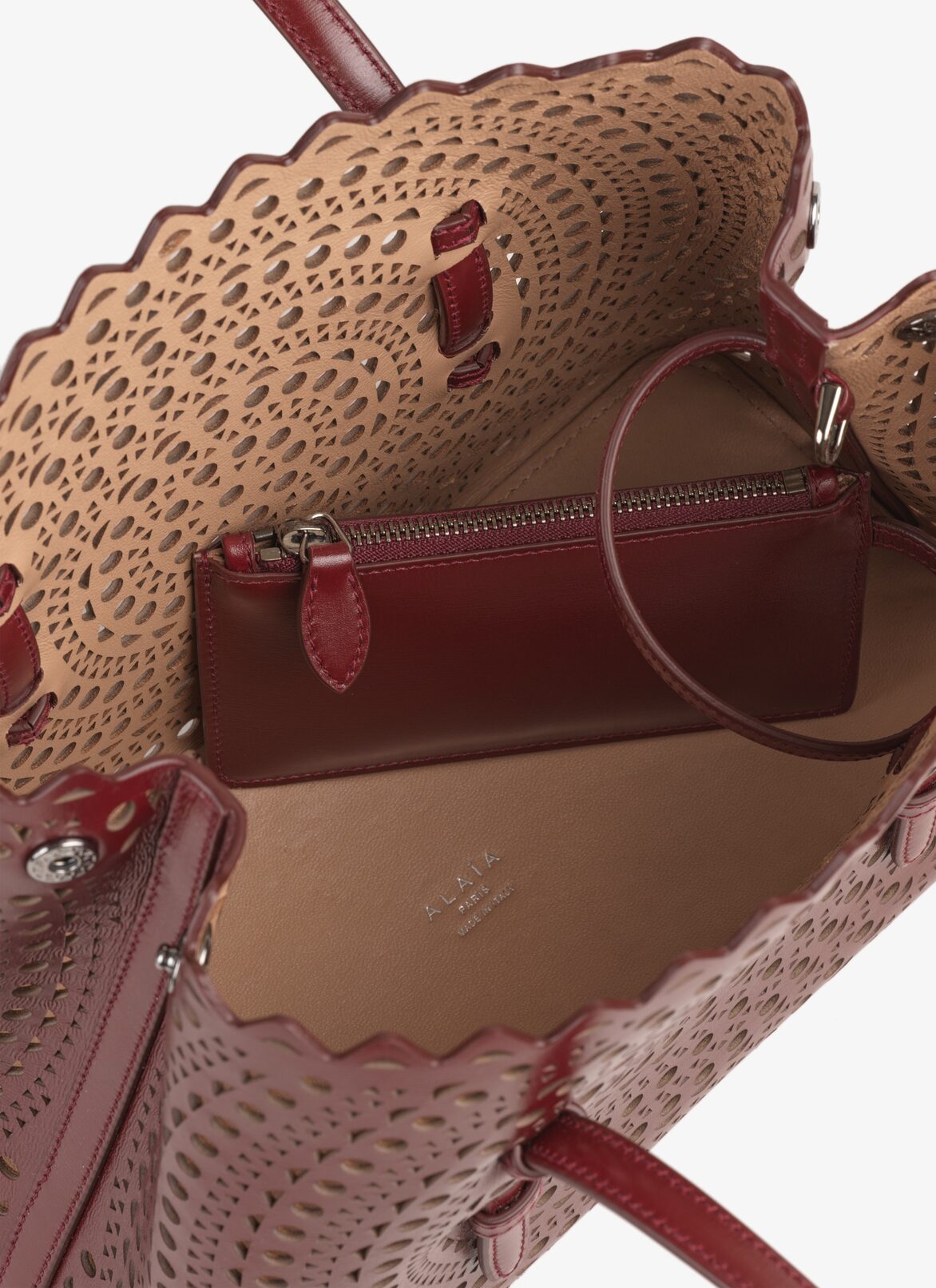 MINA 25 BAG IN VIENNE CALFSKIN ALAÏA GARNET RED MINA 25 BAG IN VIENNE CALFSKIN